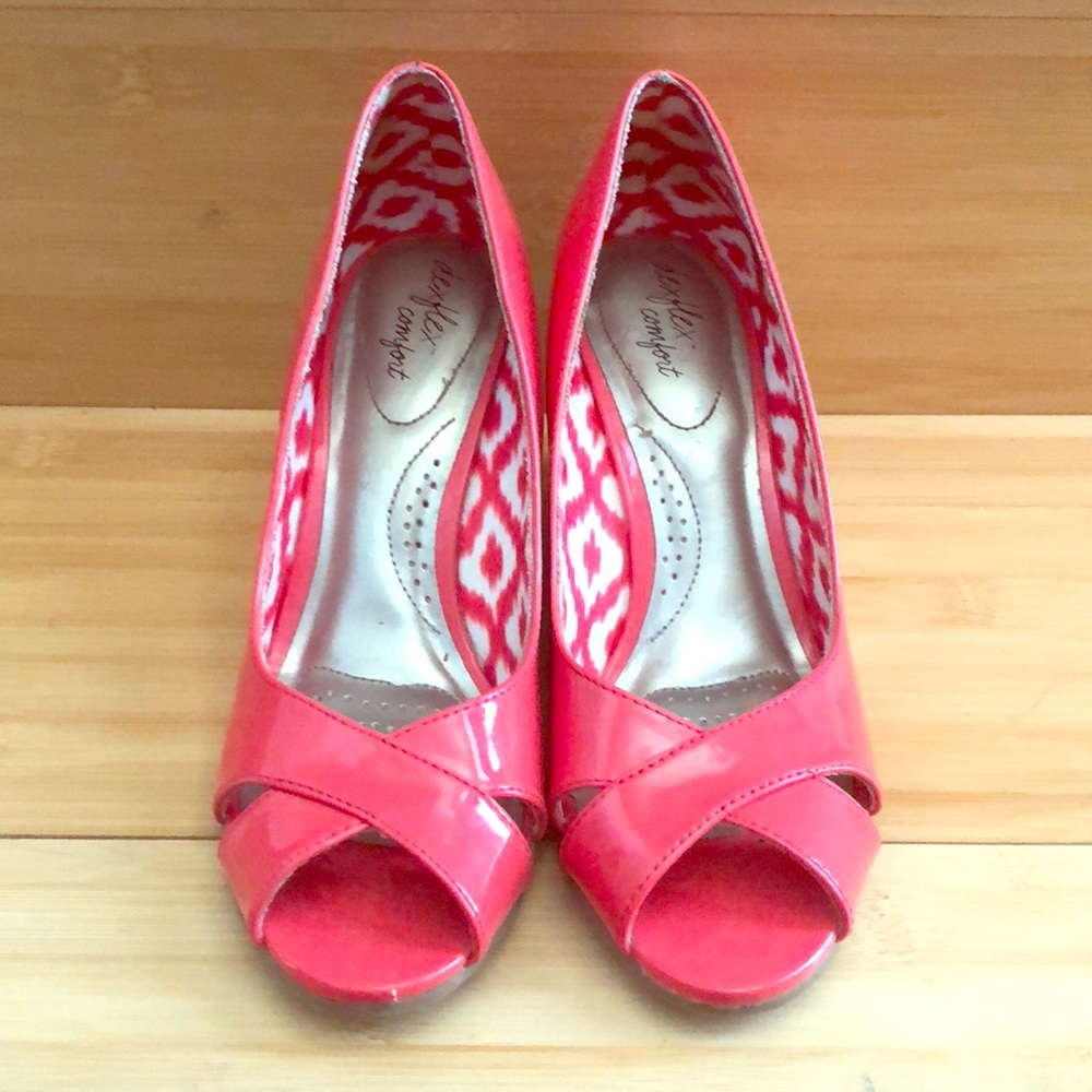 Dexflex Comfort Coral Peep-toe Wedges